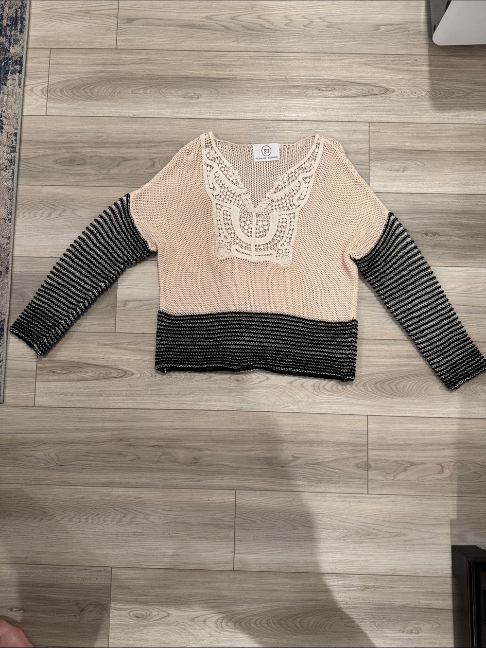 Crochet Yoke Two-Tone Knit Pullover - cream & Black